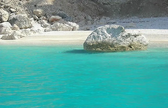 Savinos 3* Vasiliki (Lefkada)